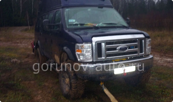 Эвакуация на бездорожье автомобиля Ford Econoline - фото 3