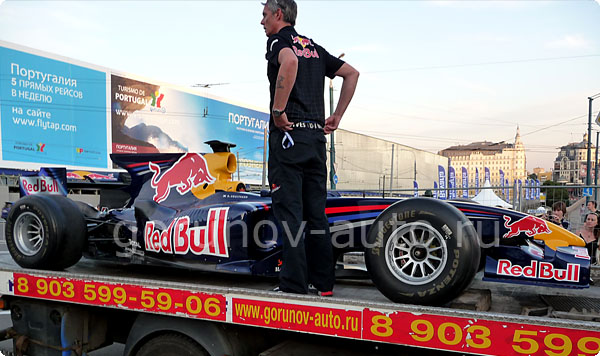 Болид Red Bull Racing (Formula 1) на эвакуаторе Горюнов-Авто (фото 1)
